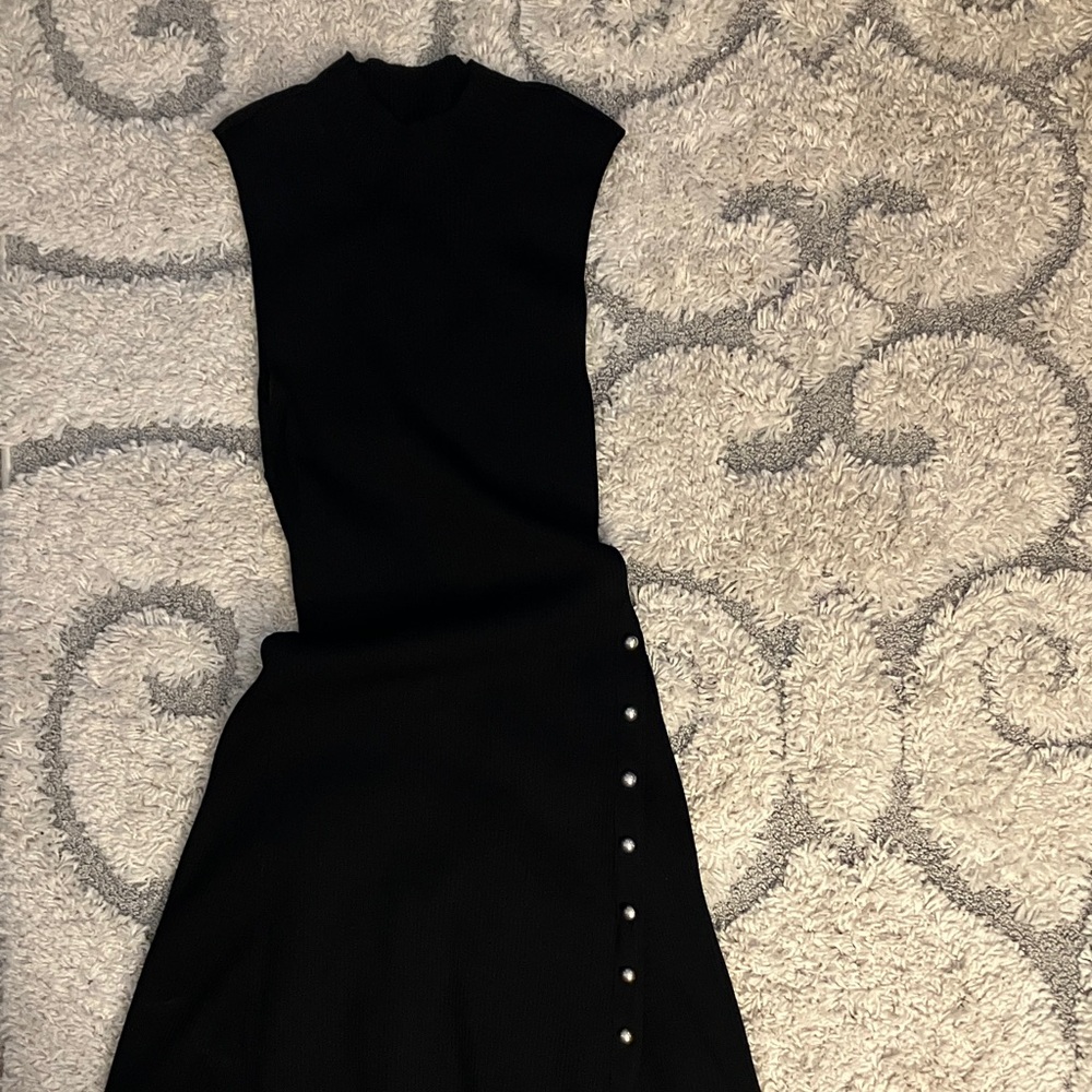Elegant Black Sleeveless Dress